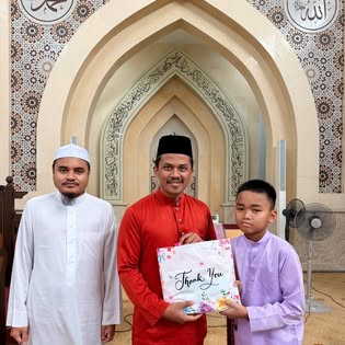 Murid bersama warga SRIIKP dalam foto aktiviti yang dikongsi sekolah